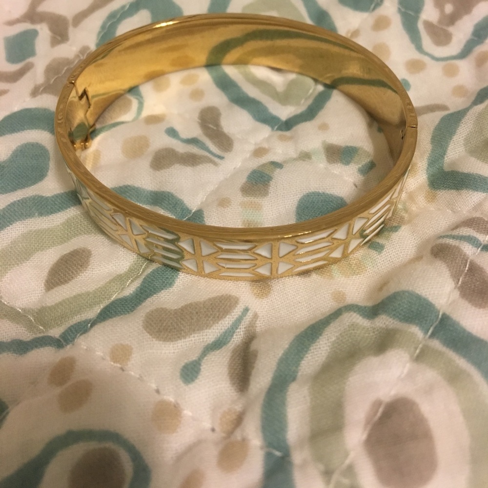 Stella & Dot - white/gold bracelet - LIKE NEW 🙌