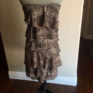 Strapless/sleeveless dress