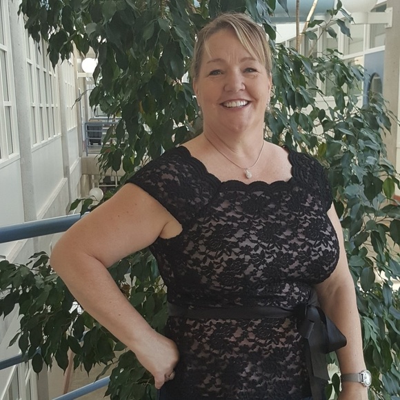 Meet your Posher, Sheri - Picture 3 of 5