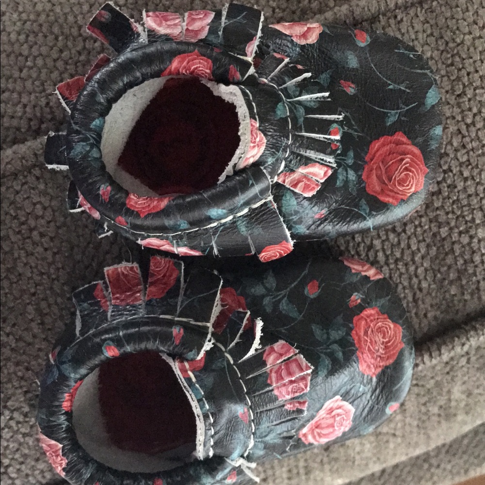 Roses are red moccasins