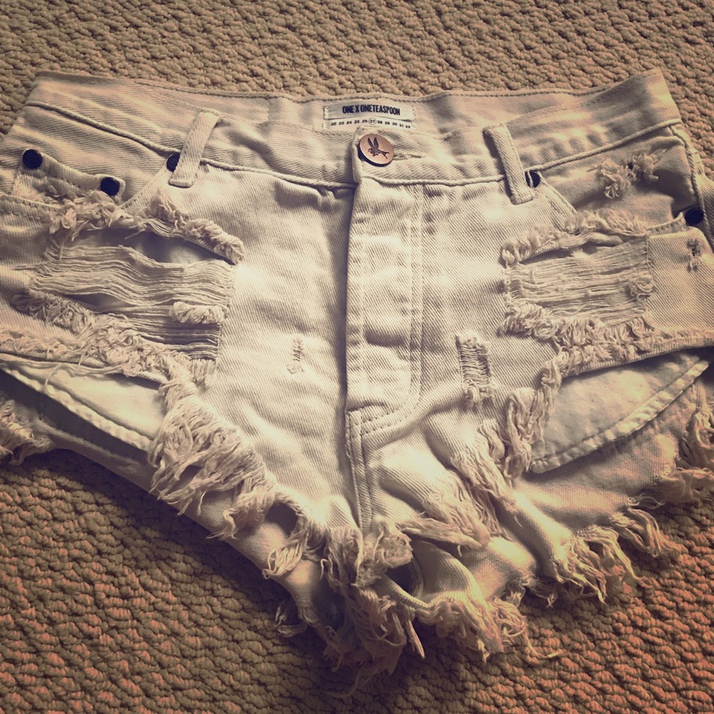 One teaspoon rollers white shorts