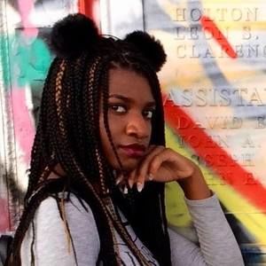 Meet your Posher, Candace