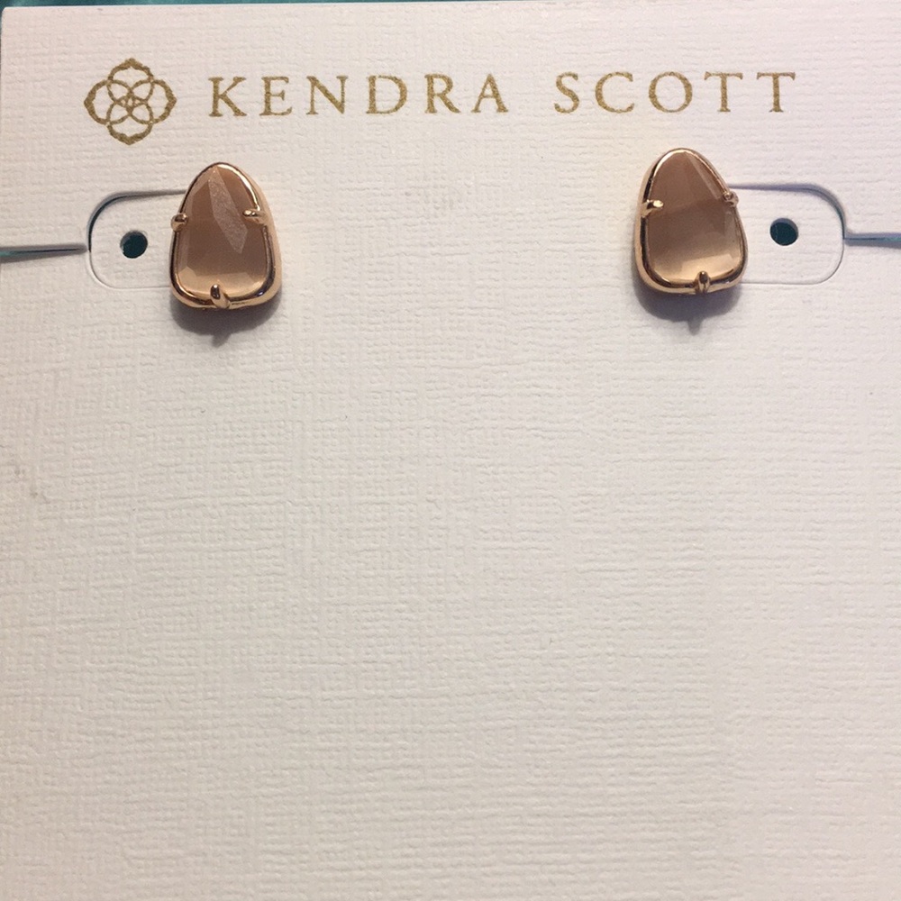 SOLD!!! Kendra Scott Hazel Studs