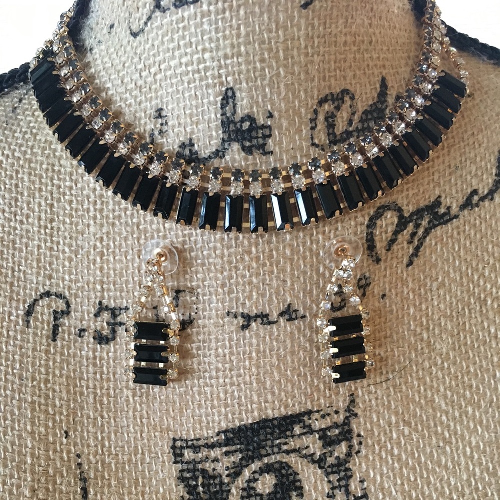 NWOT Rhinestone Necklace and Earring Set.