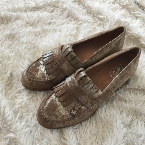 ✨NWOT✨SEYCHELLES Metallic Bevy Kiltie Loafers  - Picture 2 of 7
