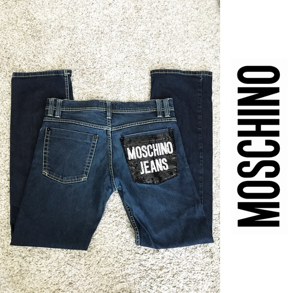 moschino jeans logo