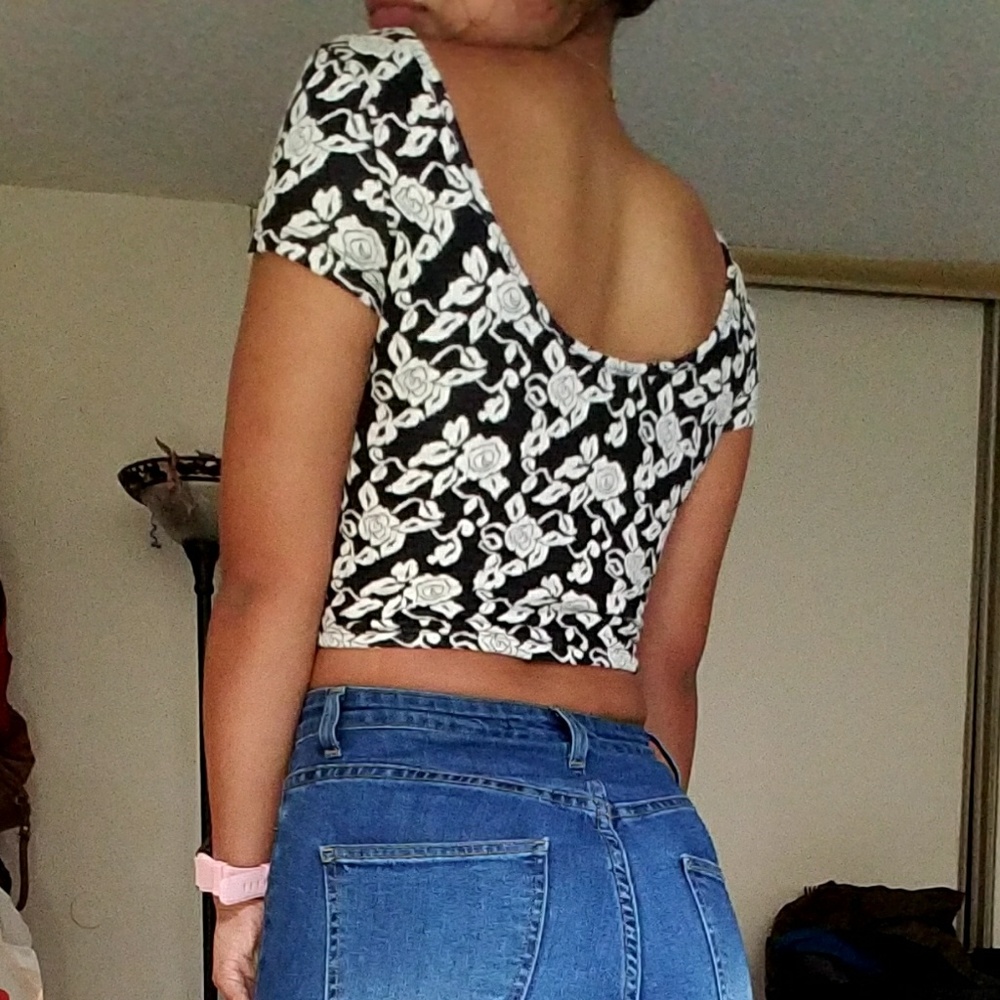 Top - Picture 2 of 2