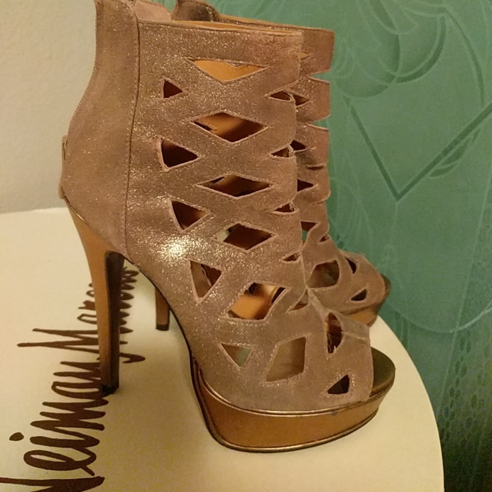 Bebe booties