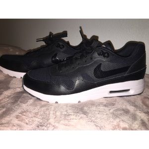 ❌ON HOLD❌ Nike Air / Size 7 / EUC