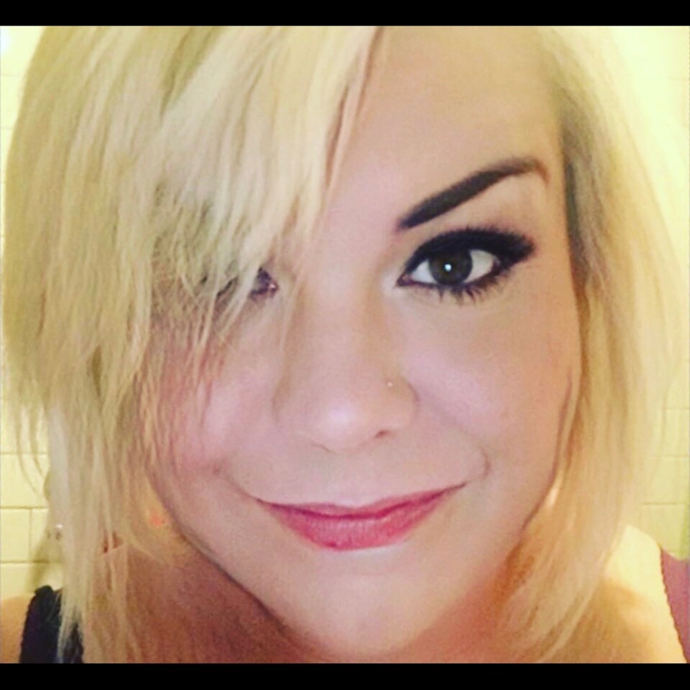 Meet your Posher, Caissie