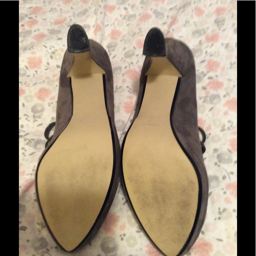 Gray heels - Picture 3 of 3
