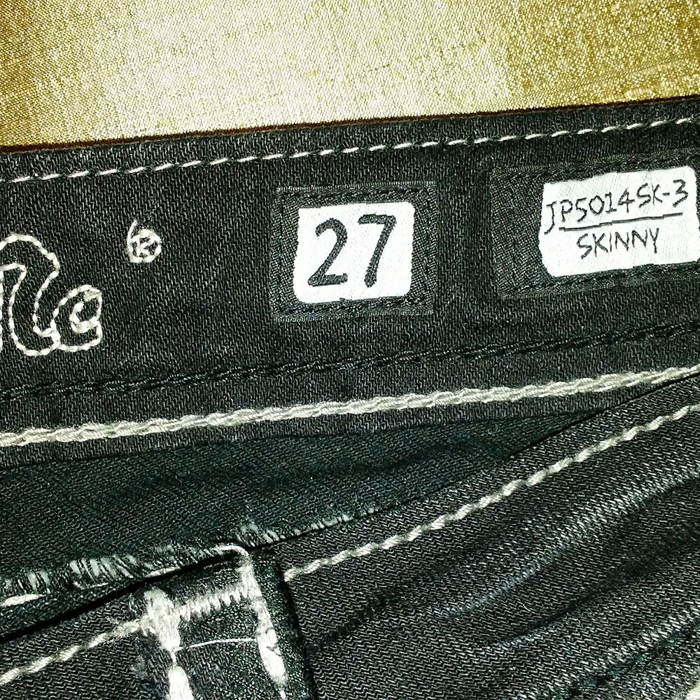 ***SOLD****Miss Me Black Skinny Jeans - Picture 5 of 8