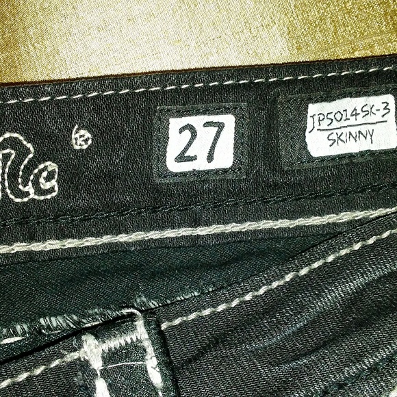 ***SOLD****Miss Me Black Skinny Jeans - Picture 5 of 8
