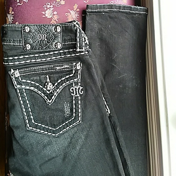***SOLD****Miss Me Black Skinny Jeans - Picture 4 of 8