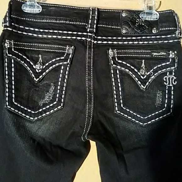 ***SOLD****Miss Me Black Skinny Jeans - Picture 3 of 8