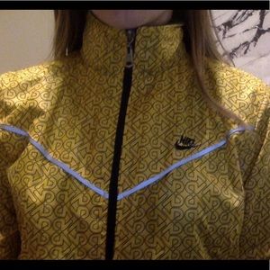 Nike Yellow & Black Raincoat