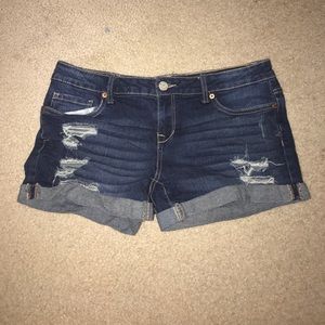 low rise denim distressed short
