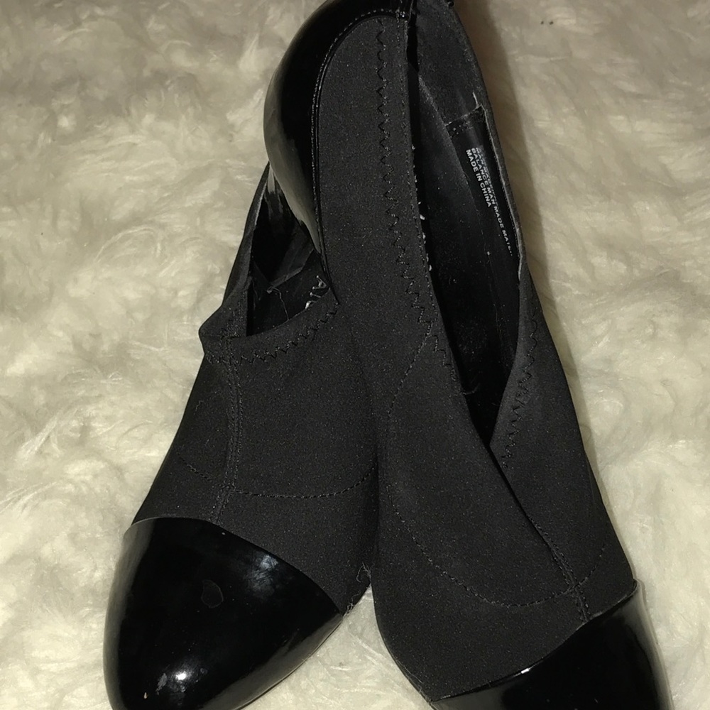 Etienne Aigner black heeled ankle booties