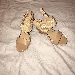 Nude wedges