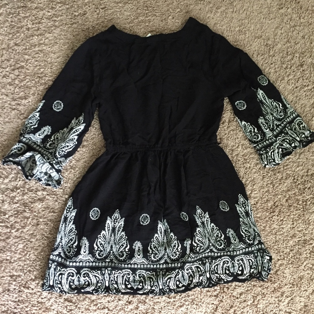 Black top with white pattern