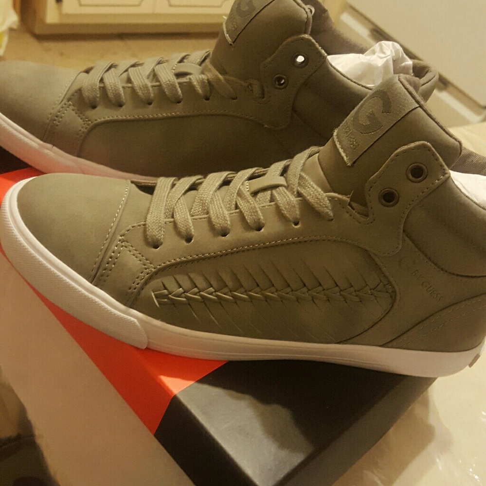 Guess slip on / high top sneakers