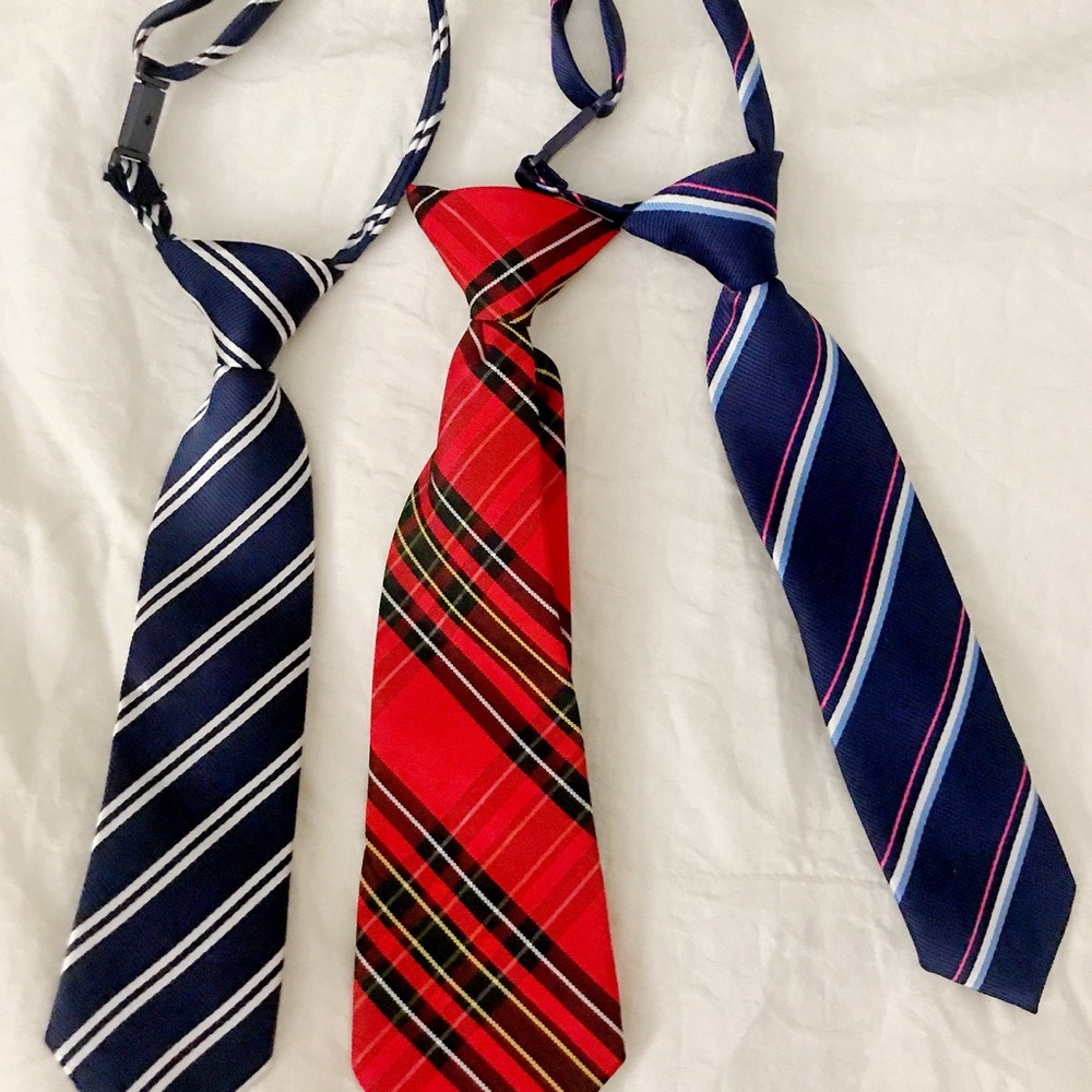 Check out this bundle on 3 adorable ties! ❤️👔