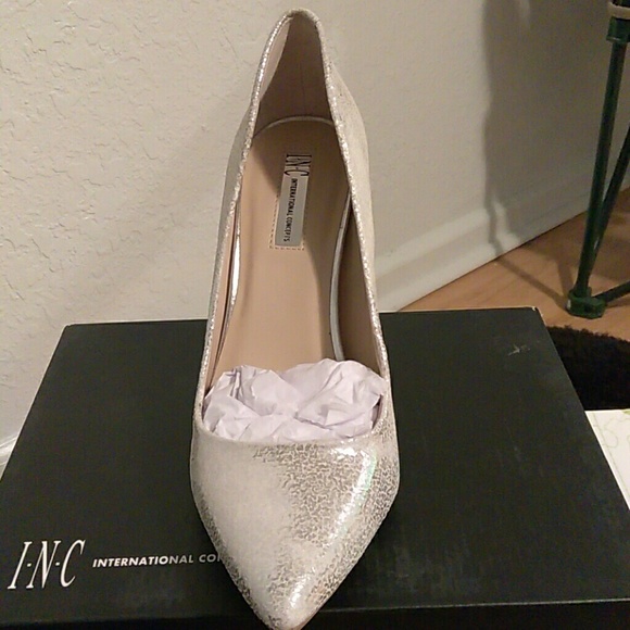 Shoes - Picture 2 of 3