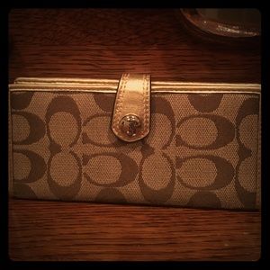 Authentic Coach Wallet like new!