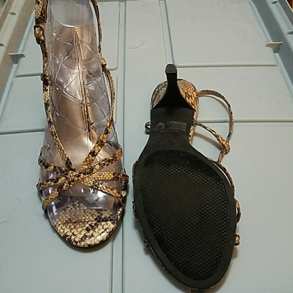 Sandals - Picture 2 of 4