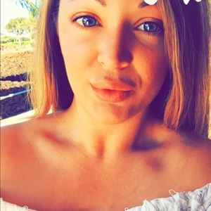 Meet your Posher, Nicole