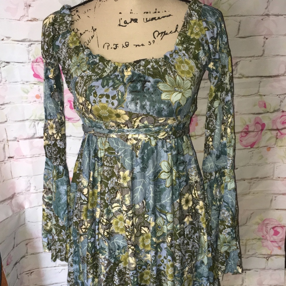 🦄Boho Bell Sleeve Floral Dress