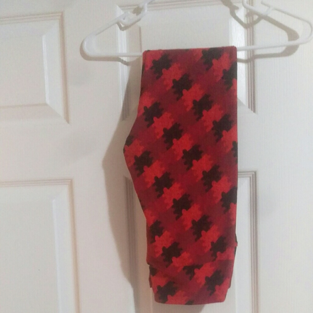 Lularoe OS Puzzle leggings!