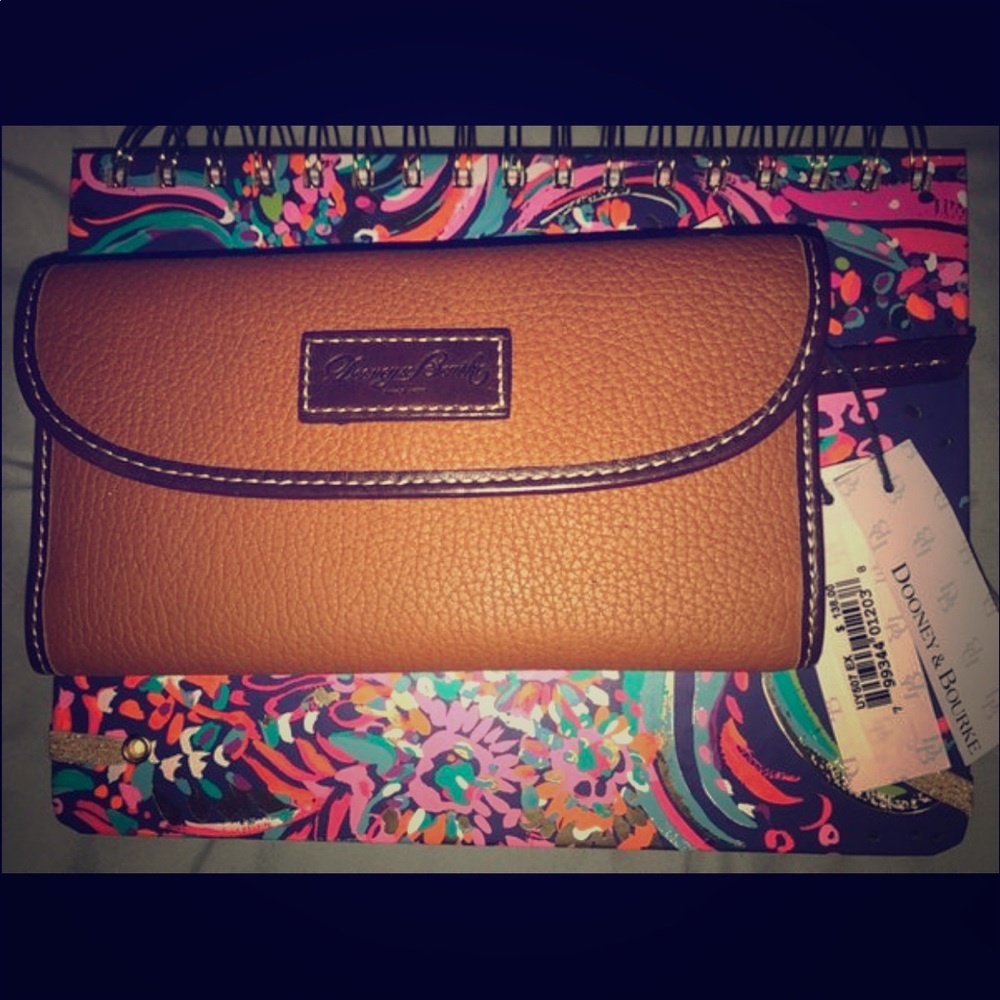Dooney & Bourke wallet