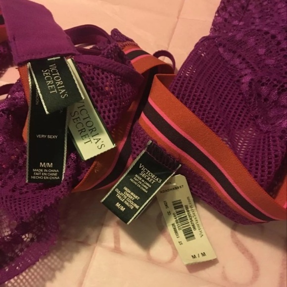 SOLD❌Victoria's Secret very sexy set - Picture 3 of 3