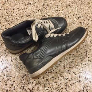 Coach silver tennis shoes sneakers size 6