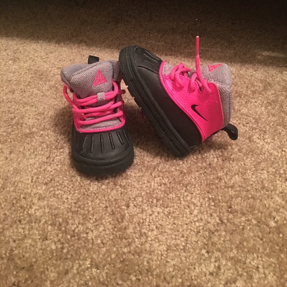 Nike Woodside High 2 Boots, toddler girls 4C
