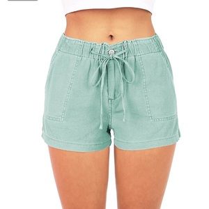 Celebrity Pink mid-rise linen shorts