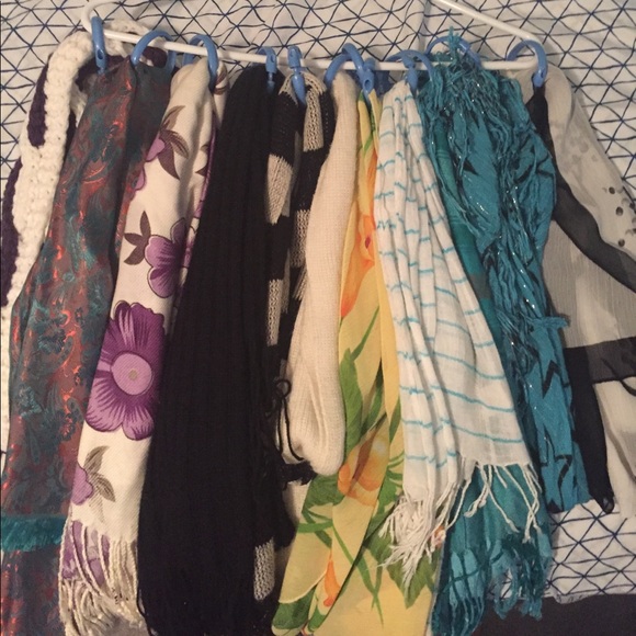 Scarves - Picture 1 of 8