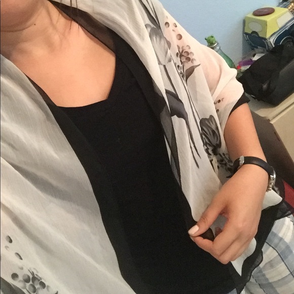 Scarves - Picture 2 of 8