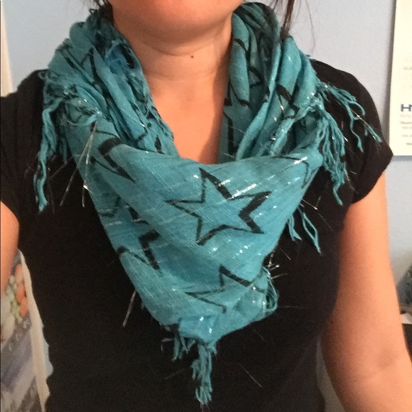 Scarves - Picture 3 of 8