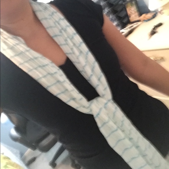 Scarves - Picture 5 of 8