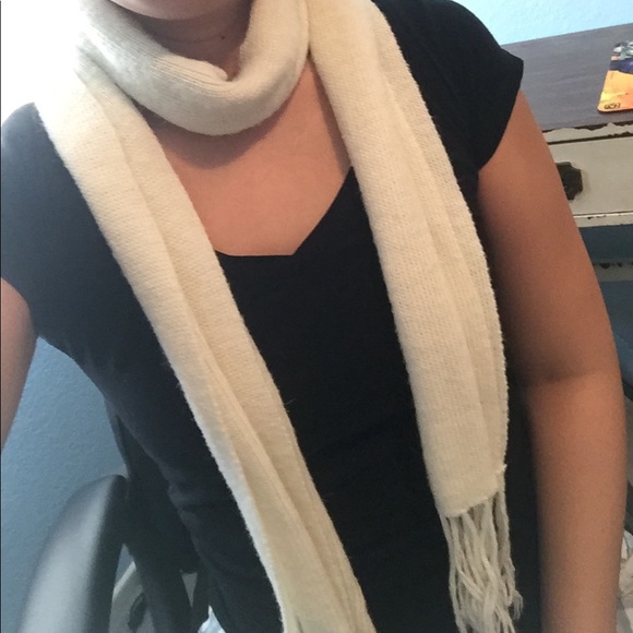 Scarves - Picture 7 of 8