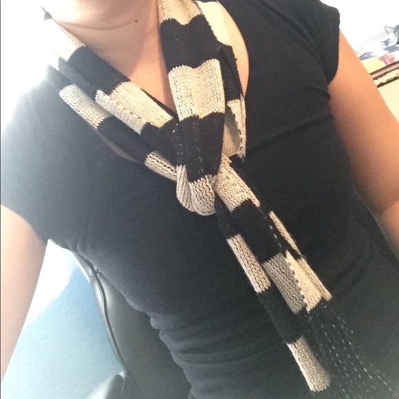 Scarves - Picture 8 of 8