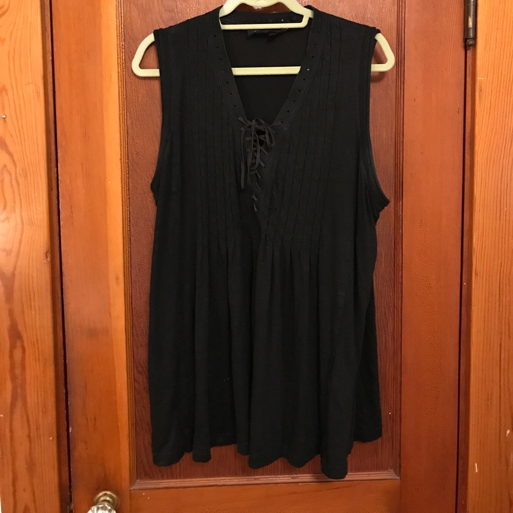 Urban Zen (Donna Karan's charity brand) black top