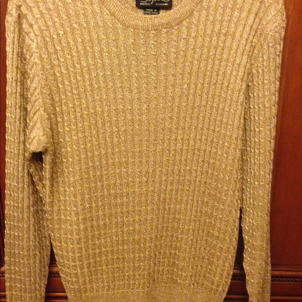 Shiny gold metallic fine cableknit pullover