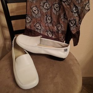 NEW Anne Klein Sporty Simple White Loafers MOCS