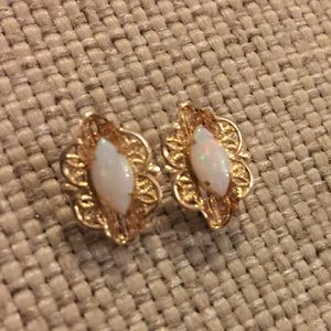 Real Opal earrings in gold.