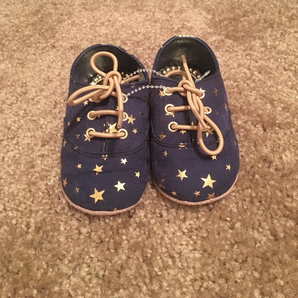 Juicy Couture baby shoes gender neutral size 4