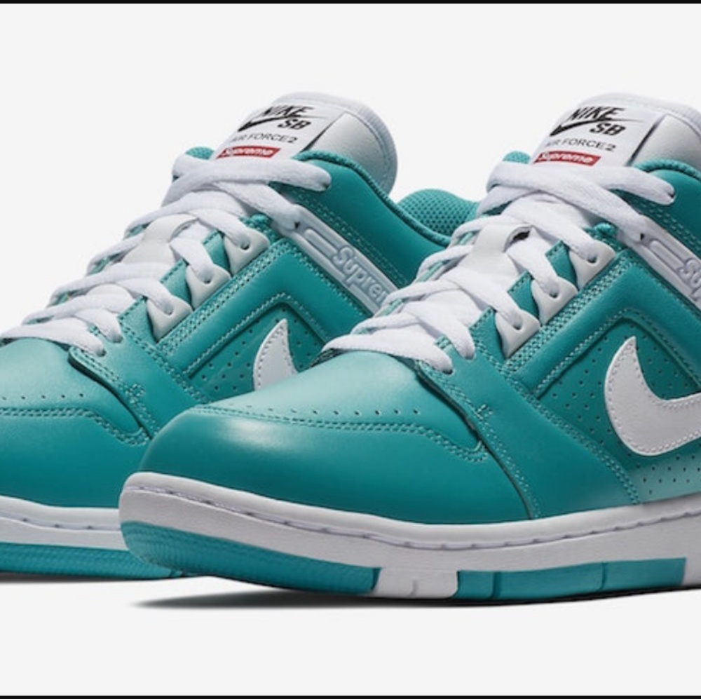 SUPREME NIKE SB AIR FORCE 2