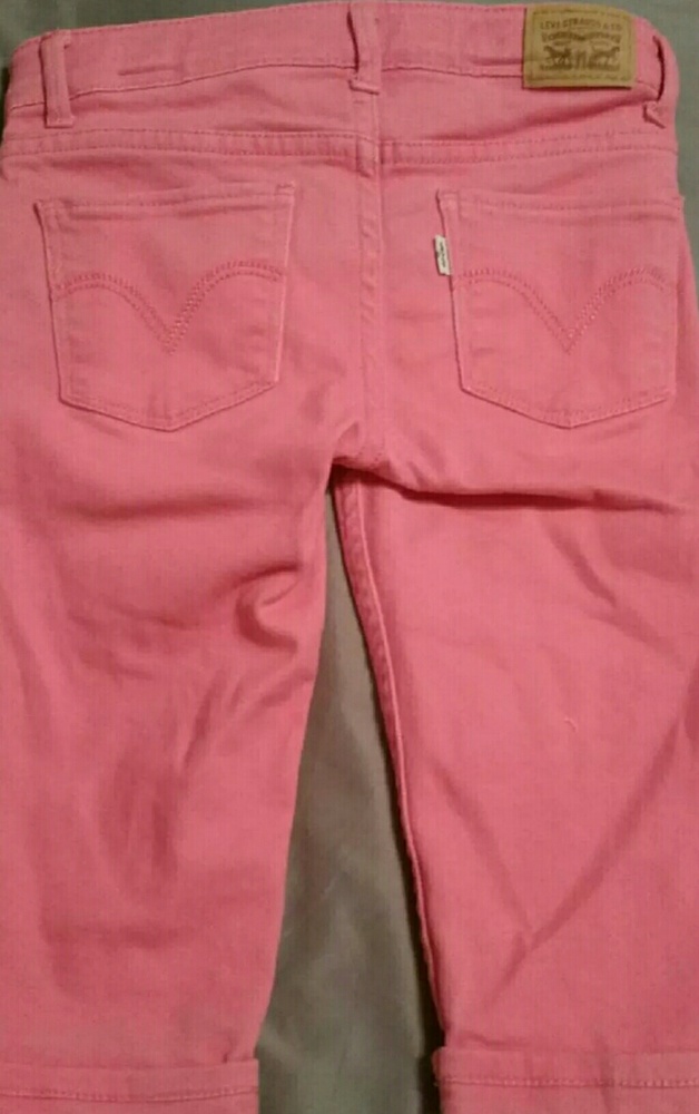 4 for $20! Like New! Girls Levi's Capris sz 8R